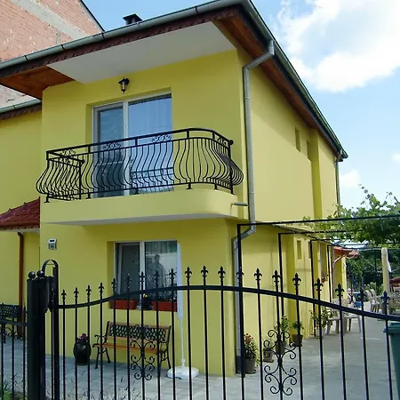 Ruja Guest house